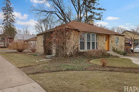 Exterior - 601 S 2nd St S, West Dundee, IL 60118 photo 2 of 8