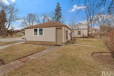 Exterior - 601 S 2nd St S, West Dundee, IL 60118 photo 6 of 8