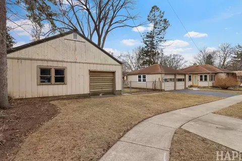 Exterior - 601 S 2nd St S, West Dundee, IL 60118 photo 7 of 8