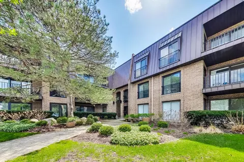 1 The Court Of Harborside Ct #202, Northbrook, IL 60062
