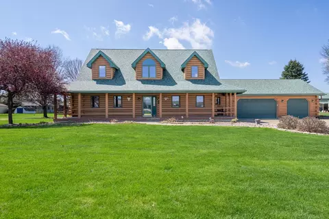 20664 N Brady St, Davenport, IA 52806