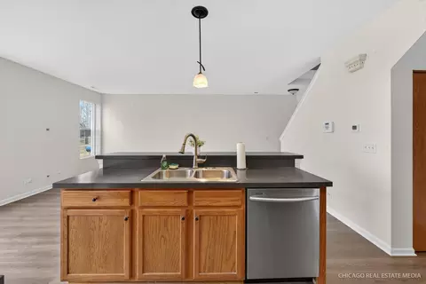 Kitchen - 1453 Millbrook Dr, Algonquin, IL 60102 photo 3 of 4