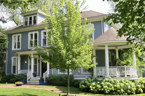Exterior - 875 Gordon Ter, Winnetka, IL 60093 photo 2 of 21