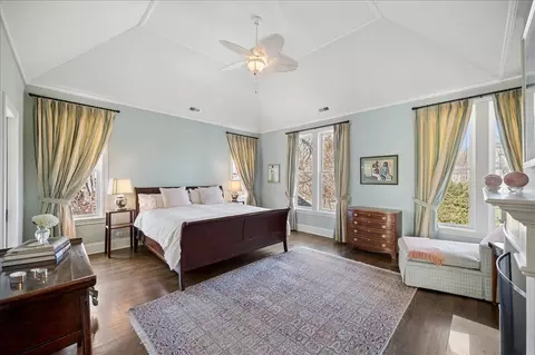 Bedroom - 875 Gordon Ter, Winnetka, IL 60093 photo 1 of 7