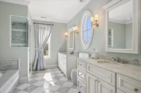 Bath - 875 Gordon Ter, Winnetka, IL 60093 photo 3 of 8