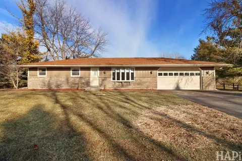 38689 N Boulevard View Ave, Wadsworth, IL 60083