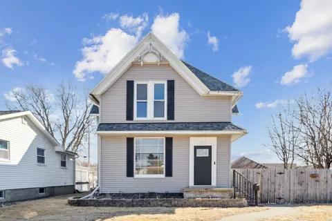 1315 Pershing Blvd, Clinton, IA 52732