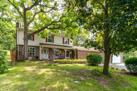 820 Black Partridge Rd, Mchenry, IL 60051