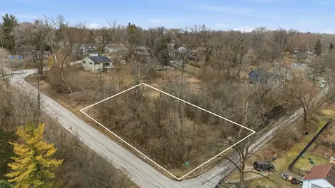 2101 Riverview Ave, Fox River Grove, IL 60021