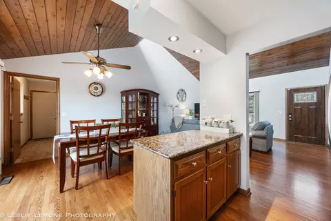Entry Way - 2469 Lakeside Dr, Aurora, IL 60504 photo 1 of 1