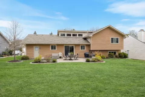 Exterior - 2469 Lakeside Dr, Aurora, IL 60504 photo 2 of 2