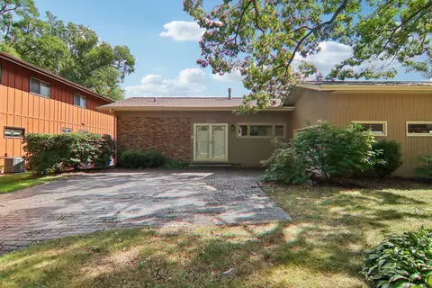 39563 N Channel View Dr, Antioch, IL 60002