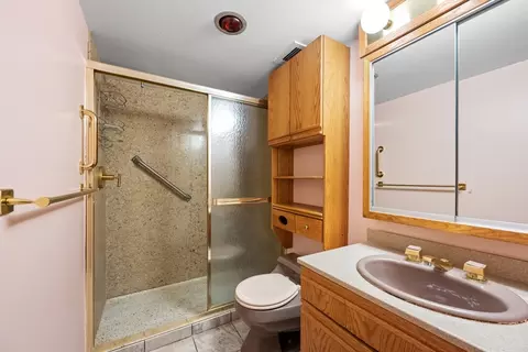 Bath - 175 E Delaware Pl #8401-02, Chicago, IL 60611 photo 1 of 6