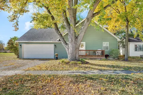 302 N Canal St, Newark, IL 60541