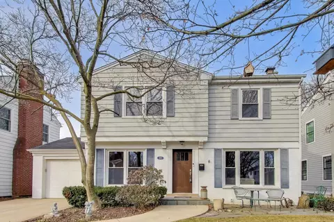 200 S Derbyshire Ln, Arlington Heights, IL 60004