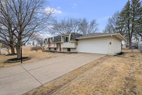 20 Valley Dr, Park View, IA 52748 photo 2