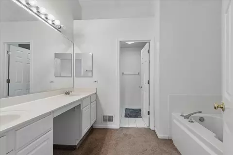Bath - Undisclosed, Cary, IL 60013 photo 2 of 3