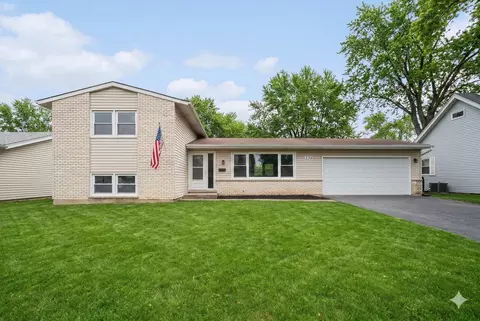 334 Stillwell Dr, Buffalo Grove, IL 60089