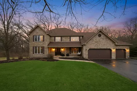 55 Oak Creek Dr, Yorkville, IL 60560