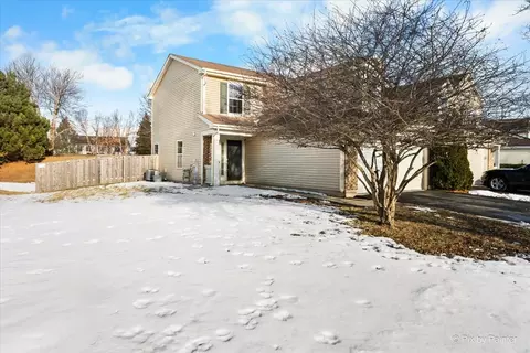 1321 Cape Cod Ln, Pingree Grove, IL 60140