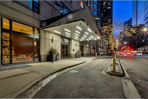 401 E Ontario St #707, Chicago, IL 60611