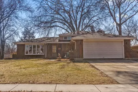 18 W089 Claremont Dr, Darien, IL 60561