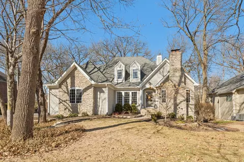771 Black Walnut Ct, Sugar Grove, IL 60554