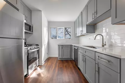 Kitchen - 4313 Elm Ave, Lyons, IL 60534 photo 2 of 3