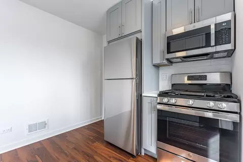 Kitchen - 4313 Elm Ave, Lyons, IL 60534 photo 3 of 3