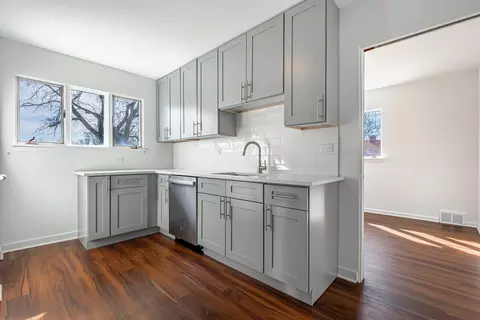 Kitchen - 4313 Elm Ave, Lyons, IL 60534 photo 1 of 3