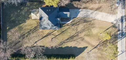View/Area - 9030 Elm Ave, Burr Ridge, IL 60527 photo 1 of 5