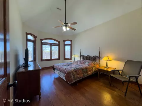 Bedroom - 9030 Elm Ave, Burr Ridge, IL 60527 photo 8 of 10