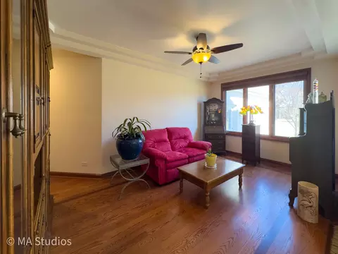 Living - 9030 Elm Ave, Burr Ridge, IL 60527 photo 1 of 4