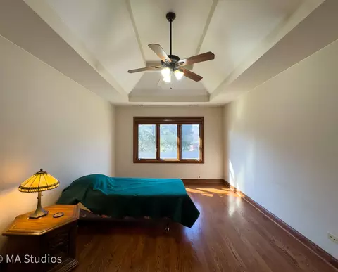 Bedroom - 9030 Elm Ave, Burr Ridge, IL 60527 photo 6 of 10