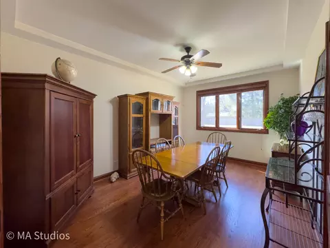 Dining - 9030 Elm Ave, Burr Ridge, IL 60527 photo 4 of 6