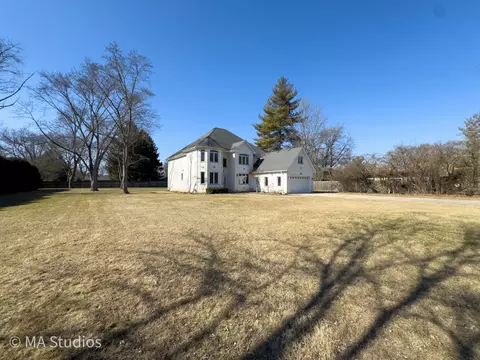 Exterior - 9030 Elm Ave, Burr Ridge, IL 60527 photo 2 of 10