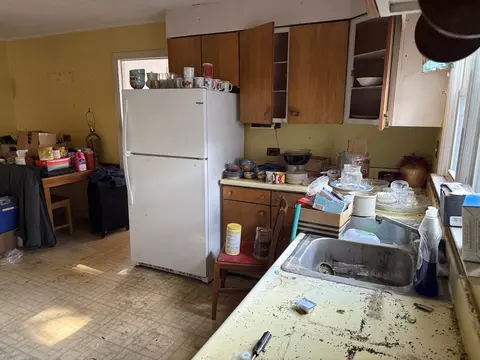 Kitchen - Undisclosed, Des Plaines, IL 60016 photo 2 of 2