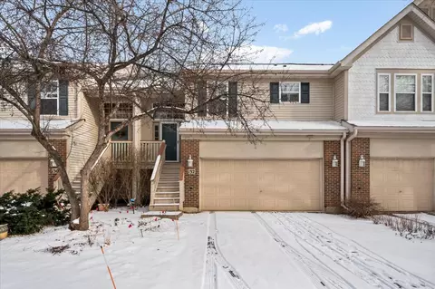 132 Meredith Ln, Streamwood, IL 60107