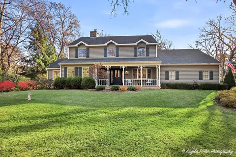 9217 Shadow Ln, Bull Valley, IL 60097