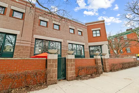 641 W Willow St #145, Chicago, IL 60614