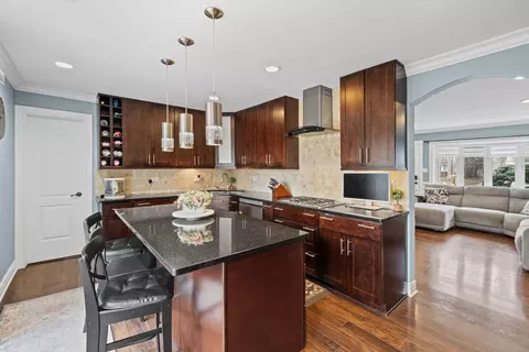Kitchen - 625 Morton St, Hoffman Estates, IL 60169 photo 1 of 2
