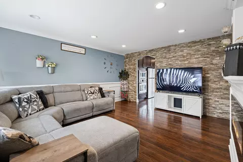 Living - 625 Morton St, Hoffman Estates, IL 60169 photo 1 of 1