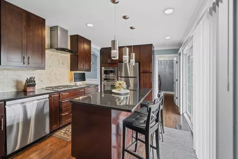 Kitchen - 625 Morton St, Hoffman Estates, IL 60169 photo 2 of 2