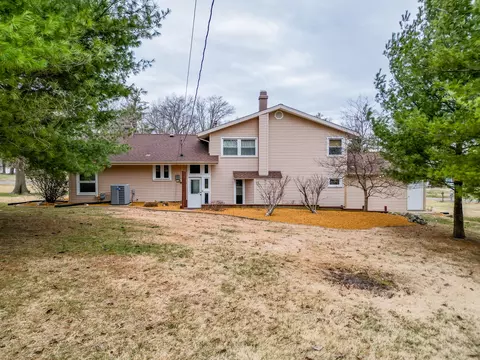 Exterior - 212 Kane Dr, Herrin, IL 62948 photo 7 of 7