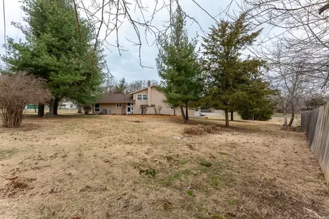 Exterior - 212 Kane Dr, Herrin, IL 62948 photo 5 of 7