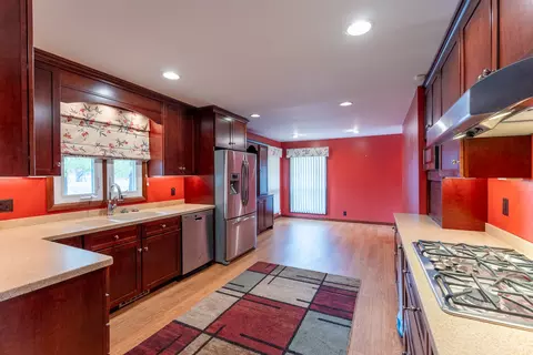 Kitchen - 212 Kane Dr, Herrin, IL 62948 photo 1 of 5