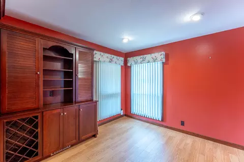 Living - 212 Kane Dr, Herrin, IL 62948 photo 4 of 6