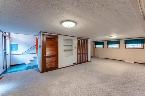 Living - 212 Kane Dr, Herrin, IL 62948 photo 6 of 6