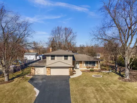 28 W448 Diversey Ave, West Chicago, IL 60185