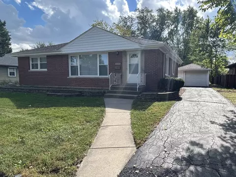 609 E 160th Pl, South Holland, IL 60473